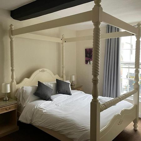 Courtyard Rooms 布里奇诺斯 外观 照片