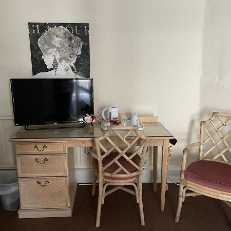 Courtyard Rooms 布里奇诺斯 外观 照片
