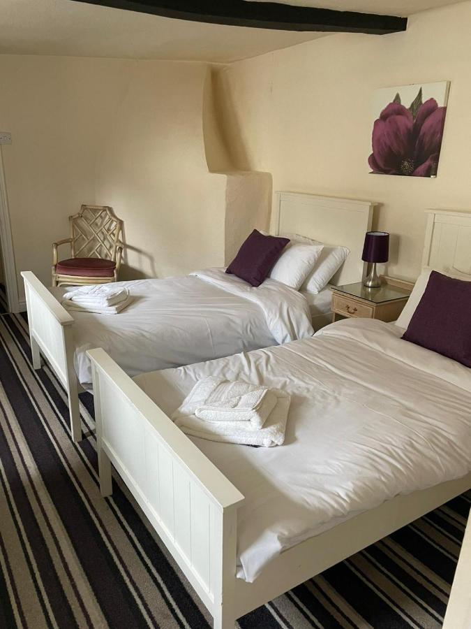 Courtyard Rooms 布里奇诺斯 外观 照片
