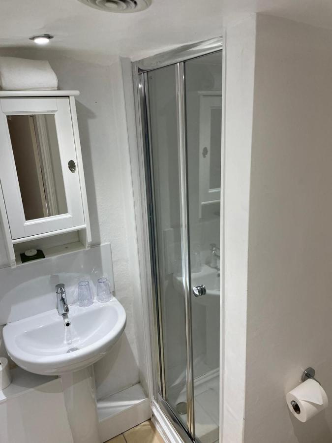 Courtyard Rooms 布里奇诺斯 外观 照片